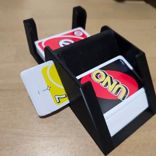 3D printed - Playing card dispenser