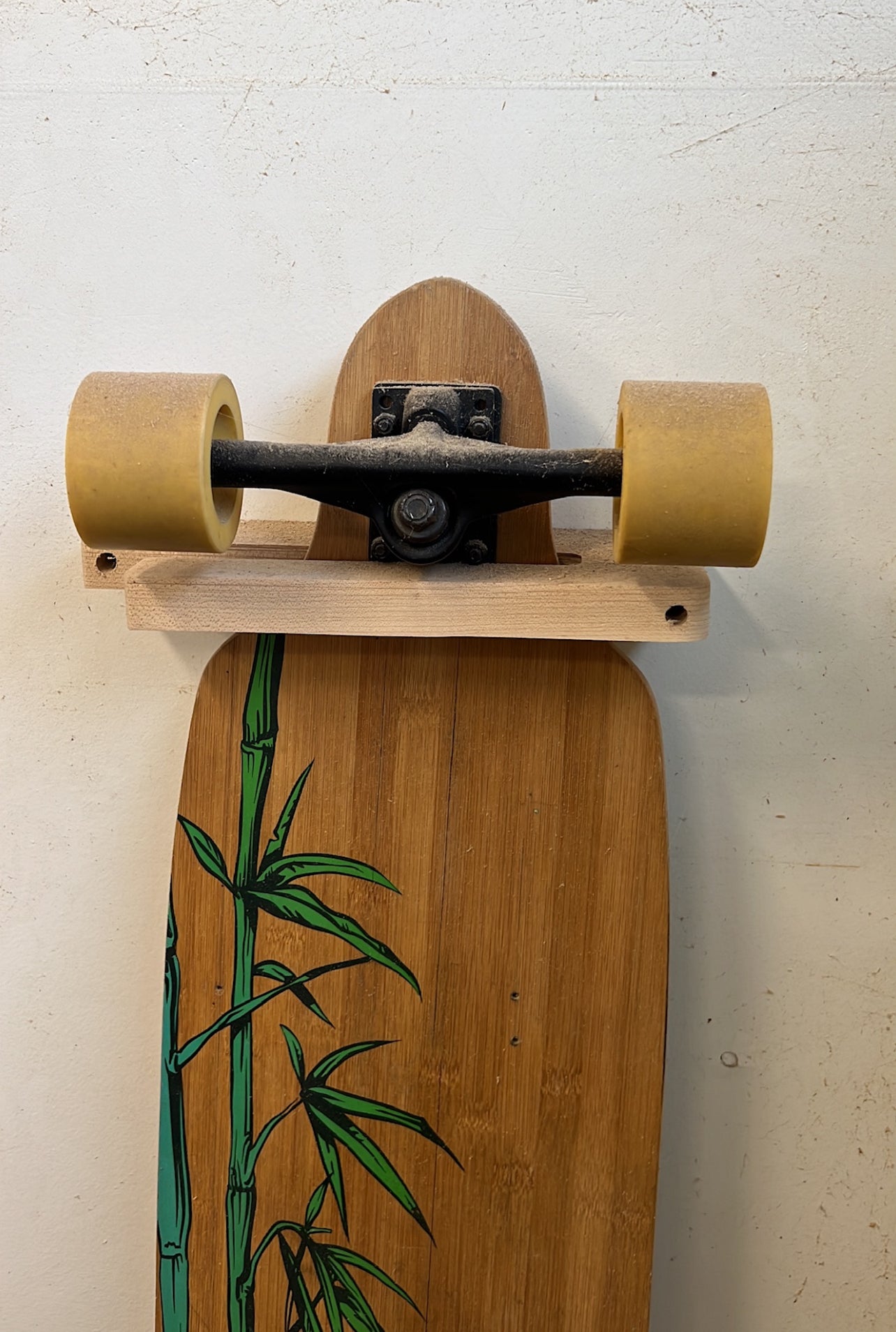 Hardwood Skateboard Wall Mount – Display Shelf in Oak, Maple, Walnut
